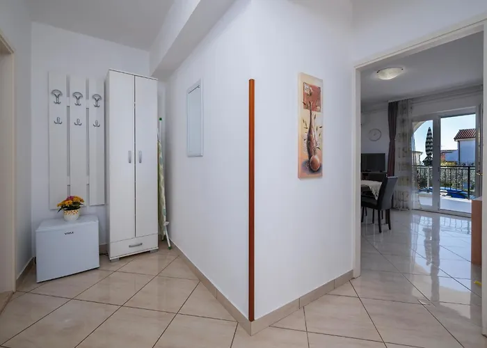 Jenny Br 2 * Πόρετς